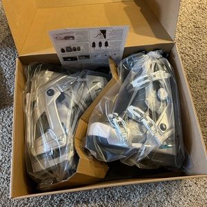 Womens Apex Ski Boots size 26 never worn still in box